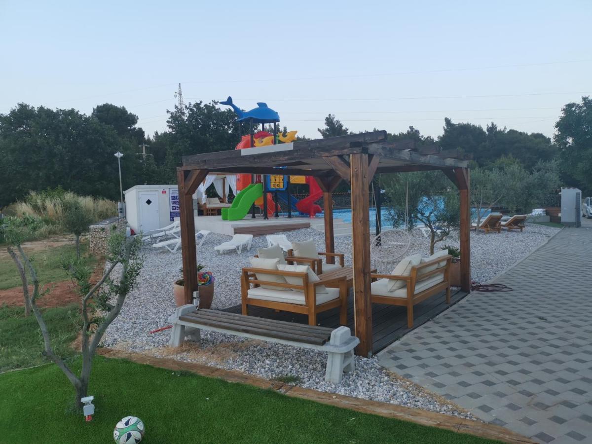 Hotel Camper For Two Banjole Exterior foto