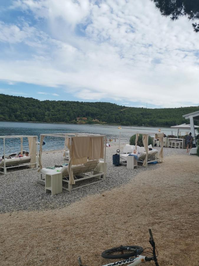 Hotel Camper For Two Banjole Exterior foto